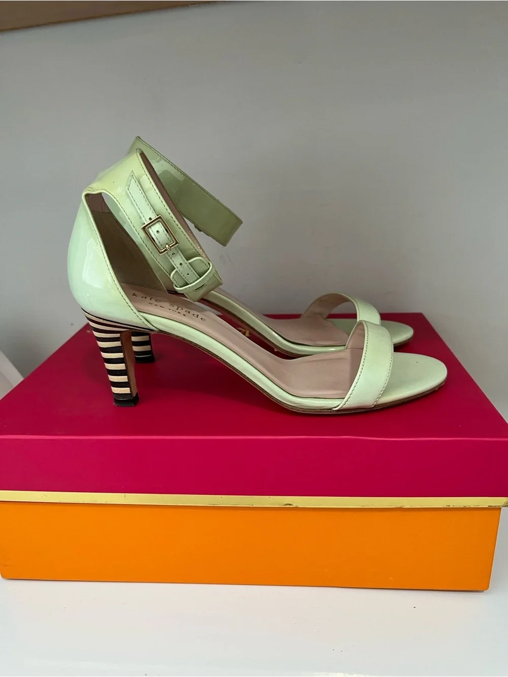 Kate Spade Elsa Mint Green with Black Striped Heels Sz 6B